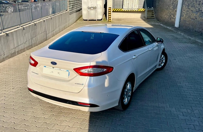 Ford Mondeo cena 51900 przebieg: 187000, rok produkcji 2018 z Stary Sącz małe 562